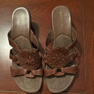 Size 8 St. John's Bay Women's Tan Sandals
